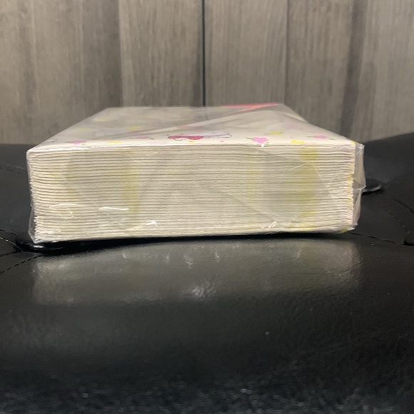 Sanrio Hello Kitty Spring Floral Set of 32 Guest Towels Napkins New In Package - Picture 8 of 9